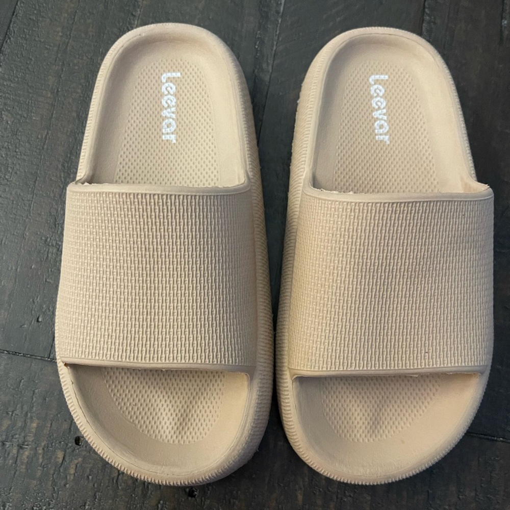 Comfy slides